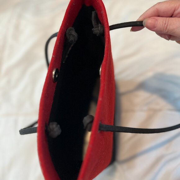 Red purse handcrafted by Material Things - Picture 3 of 8